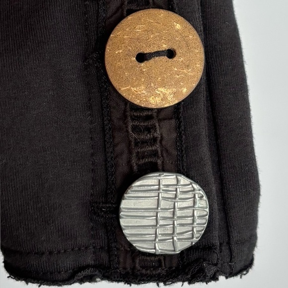 NEON BUDDHA BLACK TOP WITH UNIQUE BUTTONS - Picture 2 of 5